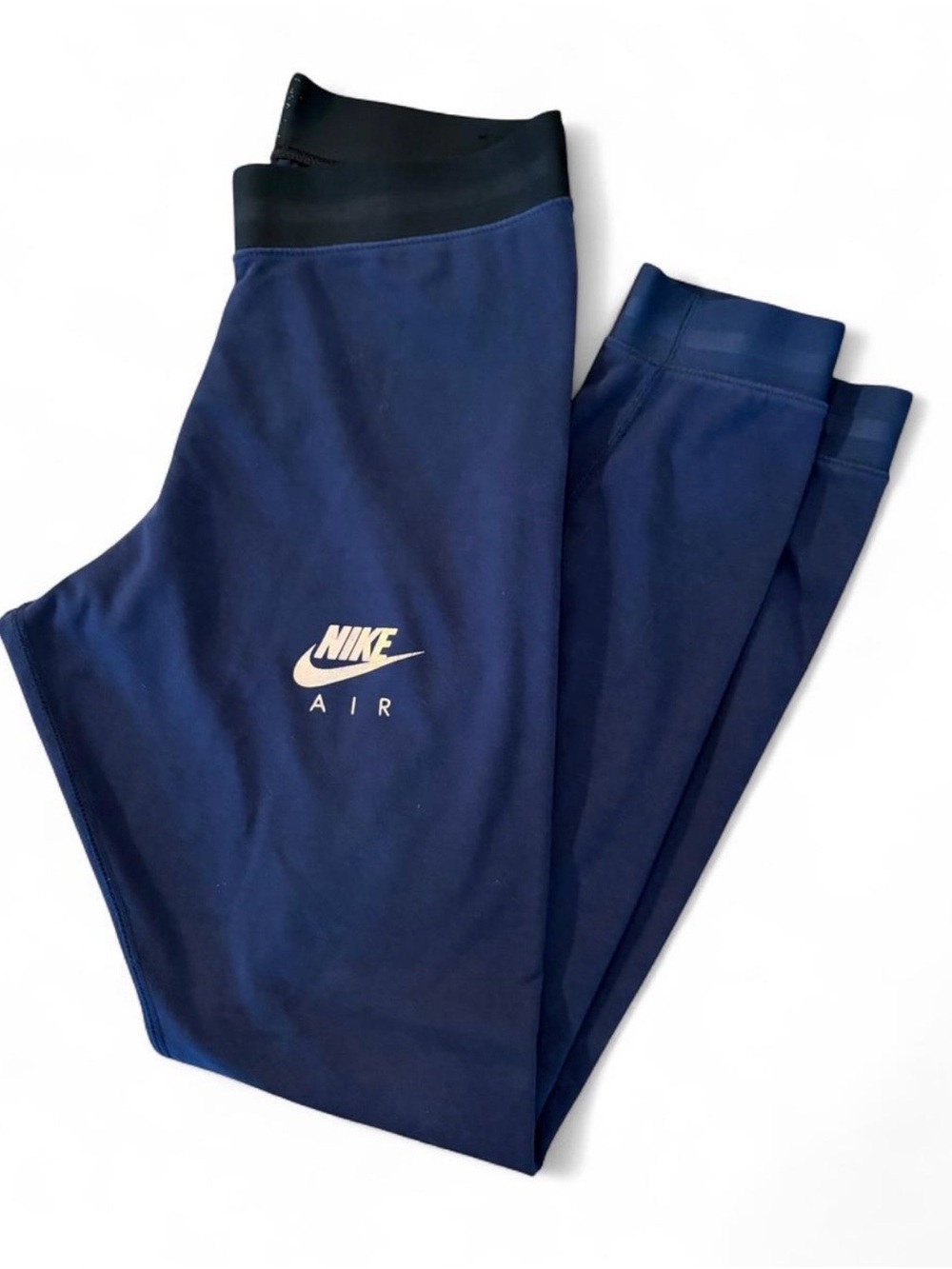 Nike women’s Sz. M navy blue athletic leggings